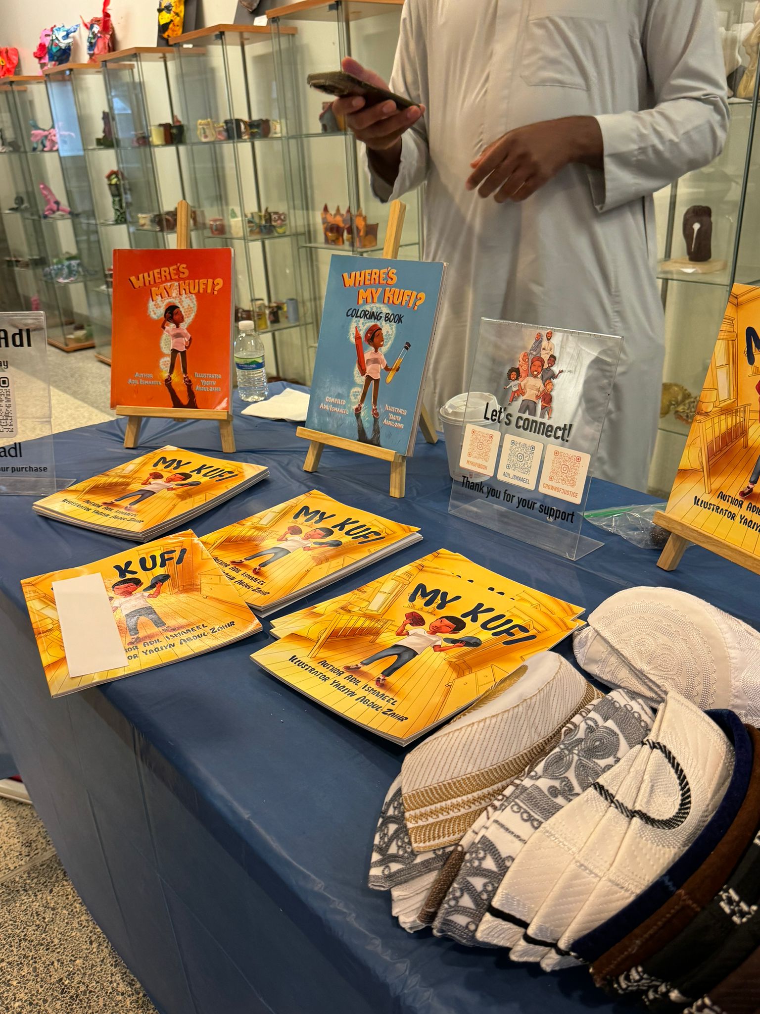 Table with books and Kufis